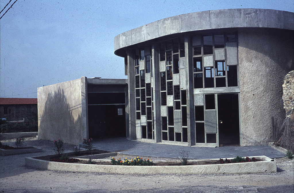 Le temple de Chabeuil en construction en 1973